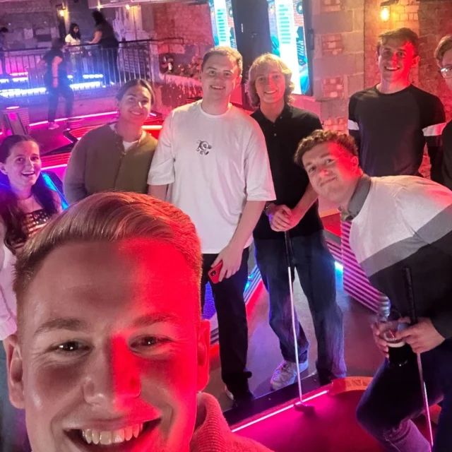 On Friday evening, 29 PEM Connect members took to the mini golf course at The Tivoli in Cambridge. ⛳ 
Our people from audit, accounts, VFO and tax, including 14 new trainees, battled it out for the number 1 spot on the leaderboard, resulting in a competitive night full of questionable green reading and nail-biting putts! 
PEM Connect is an internal networking group designed for more junior team members (up to 10 years post-qualified). The aim is to at help colleagues from different departments get to know each other better through social events such as mini golf, escape rooms and more!
 
We wrapped up the evening with social pizzas, drinks and a relaxing view of the river Camb– can you think of a better way to end the week?
#pemconnect #teamsocial #tivolicambridge #teambuilding #networking